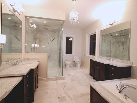 12948 bathroom 01